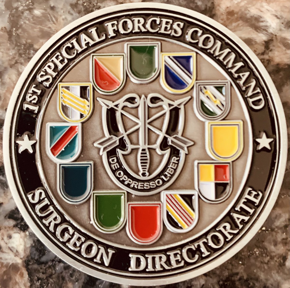 CSMUSArmy's tweet photo. #Military #CoinOfTheDay #1stSpecialForcesCommand #SurgeonDirectorate #FortBragg #NorthCarolina #USArmy https://t.co/jyNAB3XLoi