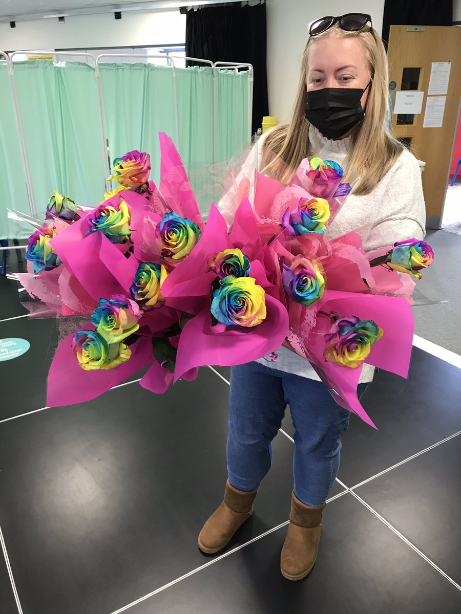 A lovely delivery of colourful roses received at Theatr y Ffwrnes to mark a year of lockdown. Privileged to be part of the <a href="/HywelDdaHB/">Hywel Dda UHB</a> team who are working hard on the vaccination programme.