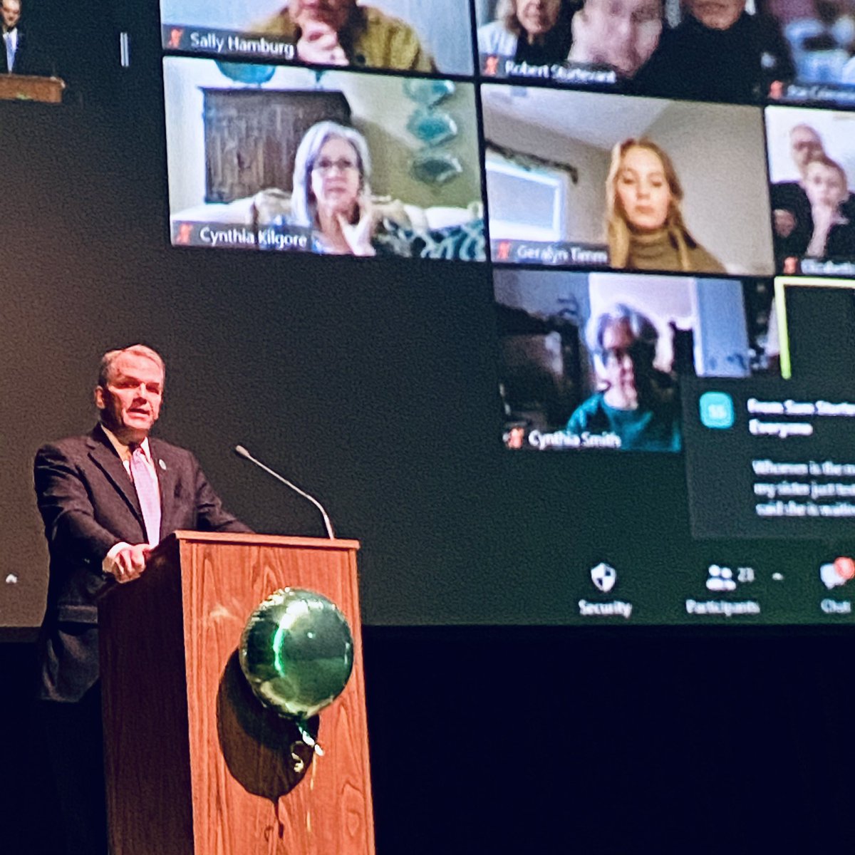 TimLeman's tweet photo. Great celebrating @LOGANCenter #NoseOn today and the important work they do! 

Keep up the great work Matt Harrington &amp; Team. 

This year we also get to honor my @TheGibsonEdge partner @RBSturtevant and his 35 years!

#SaraSmiles @BeckyBeckman https://t.co/YVaCIZ3WxK