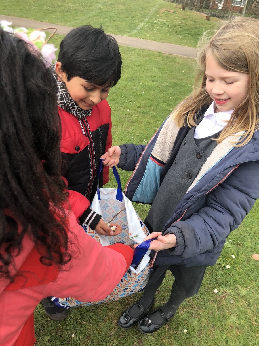 BegbrookAcademy's tweet photo. This week Year 2 are geographers, learning about ways we can combat habitat destruction... 💪🏻 Today we created hedgehog houses !! We can’t wait to check back and see if they’ve been visited! #rubypower #habitats #wearegeographers https://t.co/vLuqLQax4p