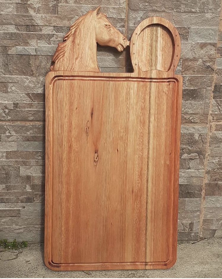 GiuliLuna4's tweet photo. Mis abuelos no la están pasando muy bien económicamente, y quería aprovechar para mostrarles los trabajos que hace mi abuelo con maderas (platos para bebés, tablas de picadas, de asado, de pizzas, etc) 
Me ayudarían mucho con un rt🙂❤
HACEMOS ENVÍOS A TODO EL PAÍS https://t.co/1xIQmBbVRD