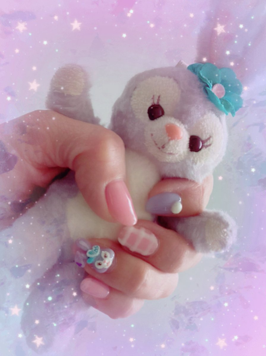 ダフ&amp;ルーに会える嬉しさから
BBAなのにデコネイルしてもらっちゃって🐰💅
右手はもちろんダッフィー🐻💕
バレないように毎日グー✊で
仕事してます🤣www