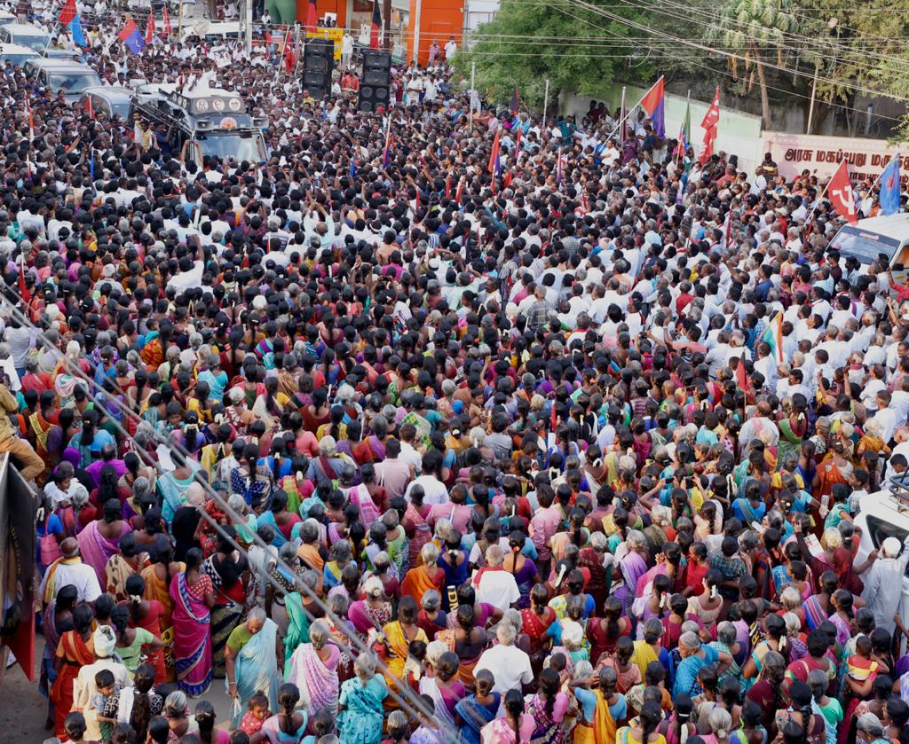 Udhaystalin's tweet image. ‘10 ஆண்டுகளாக சிவகாசிக்கு ஏதும் செய்யாத ஆவின் ஊழல் புகழ் ராஜேந்திரபாலாஜி ராஜபாளையத்தில் தஞ்சம்புக நினைக்கிறார்.அதிமுகவில் இருக்கும் முழுநேர பா.ஜ.கக்காரரான இவரை நிராகரியுங்கள்’என உரையாற்றி ராஜபாளையத்தில் திரண்டிருந்தவர்களிடம் வேட்பாளர் தங்கப்பாண்டியன் அவர்களுக்கு வாக்குசேகரித்தேன்