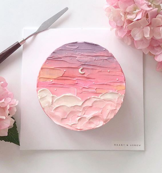 daily_dolce's tweet photo. Heart &amp; Arrow sky cakes 🌙✨ https://t.co/pjFKRmIHG0