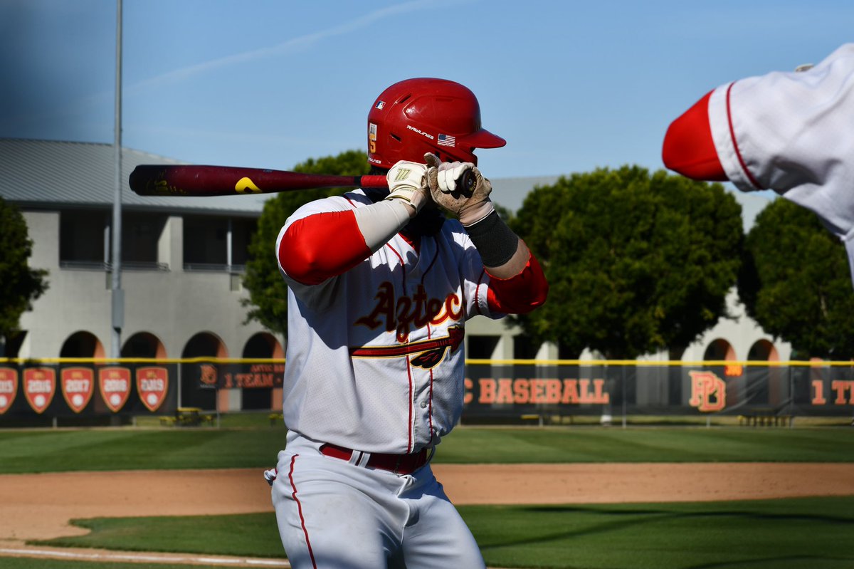 Senior Campaign.. more ready than ever🙌🏼 <a href="/LesLukach/">𝐋𝐞𝐬 𝐋𝐮𝐤𝐚𝐜𝐡</a> @PBR_California <a href="/PDAztecsports/">Darol Salazar</a> <a href="/AntMurdica/">Anthony Murdica</a> <a href="/PBAcademy2010/">ProBaseballAcademy</a>
