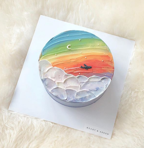 daily_dolce's tweet photo. Heart &amp; Arrow sky cakes 🌙✨ https://t.co/pjFKRmIHG0