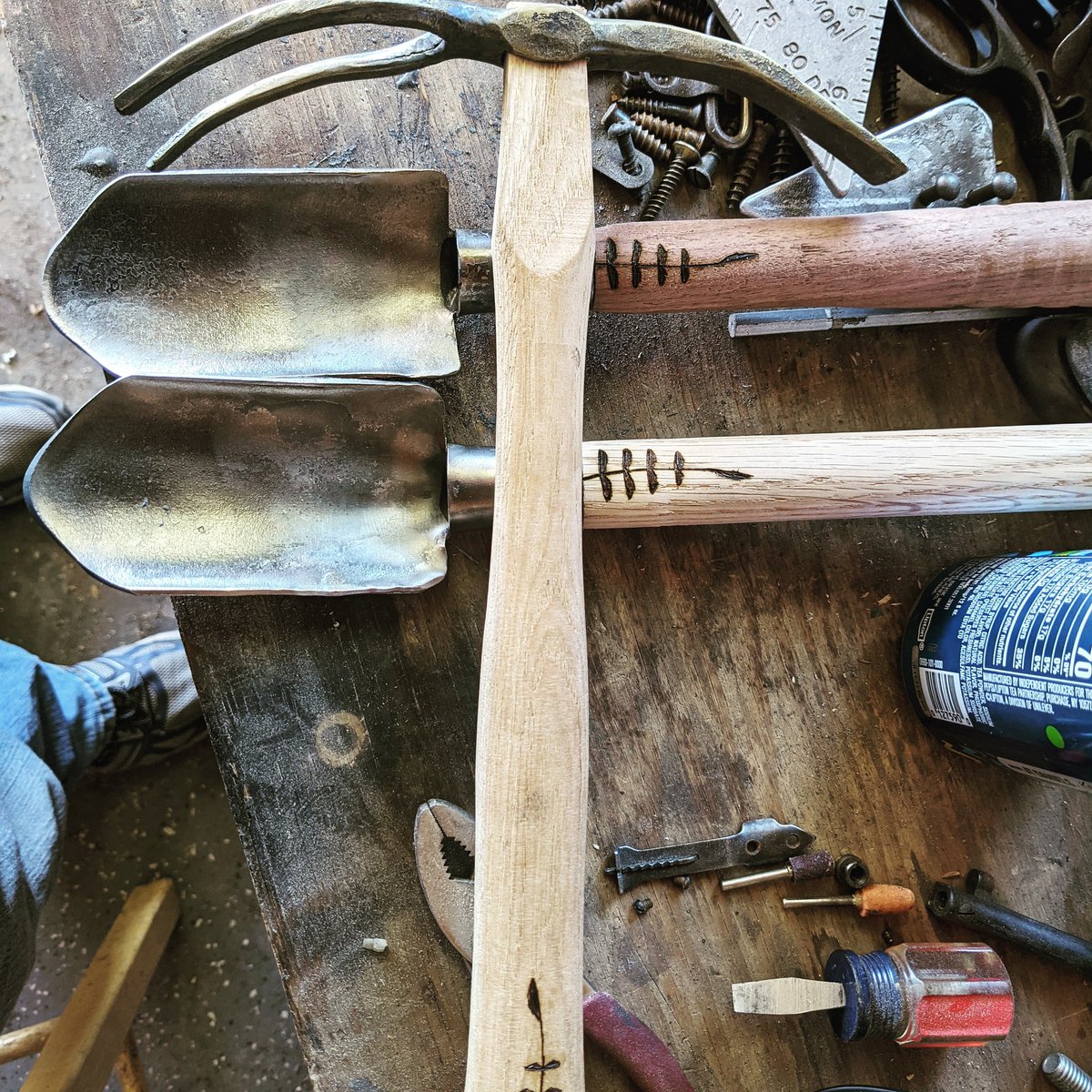 RAWtools's tweet photo. A gun is made every three seconds in the US.  On average, we make 3 garden tools from every gun donated to us. #FliptheScript
#SwordsToPlows #BeatingGuns https://t.co/9PCkZQSBMh