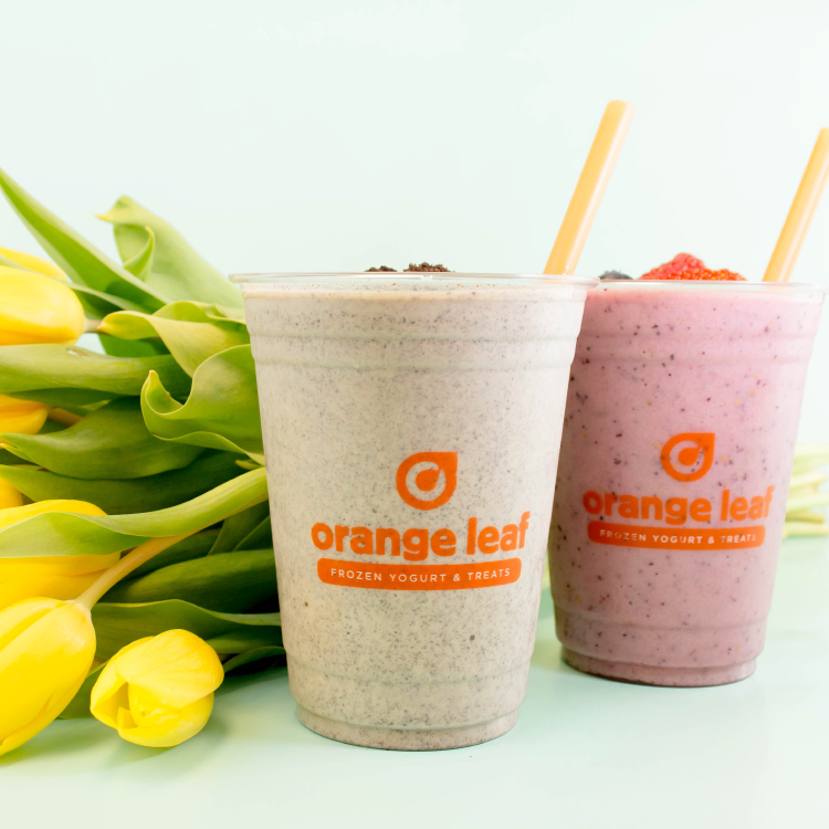 OrangeLeafKY's tweet photo. Make your day a whole lot sweeter with one of our decadent shakes 😍 https://t.co/GS3LDO22pY