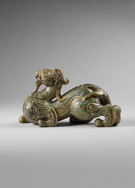 Mweilc's tweet photo. #FondationBaur expose les jades archaïques des Myers qui tenaient boutique rue de Beaune. Un panorama plus vaste de leurs collections a été montré @KimbellArt et @PointeaCalliere (Montreal). Le catalogue est coordonné par Jean-Paul Desroches https://t.co/jnqyICh4FY