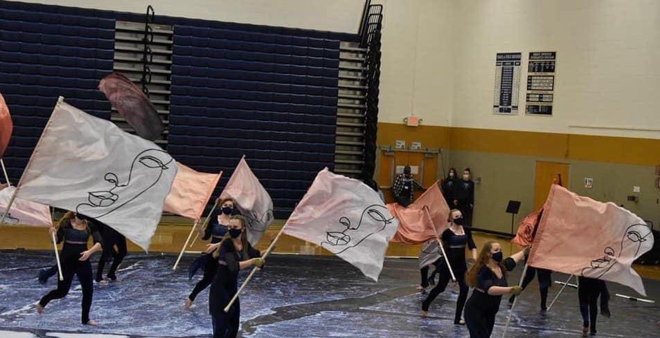 Check out these FLASH flags being used by Homestead HS (IN).  FLASHVisualMedia.com 
#flashvisualmedia #makingartreality #wgi2021
