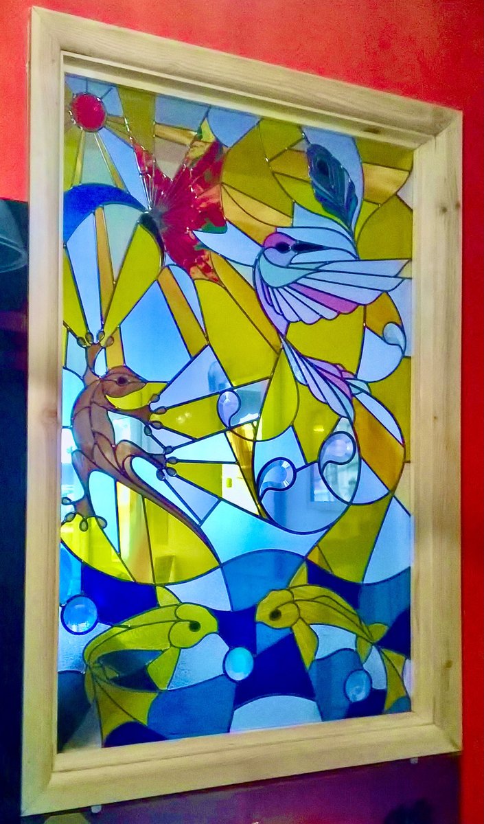 gekoglass's tweet image. Overlay lead is a modern technique that was developed for the double-glazing industry. With the need for modern windows to be energy efficient. All our designs are unique and handmade @HotelEllenby @Pheasant_Harome @RivelynHotel @crescent_hotel #glasswithclass