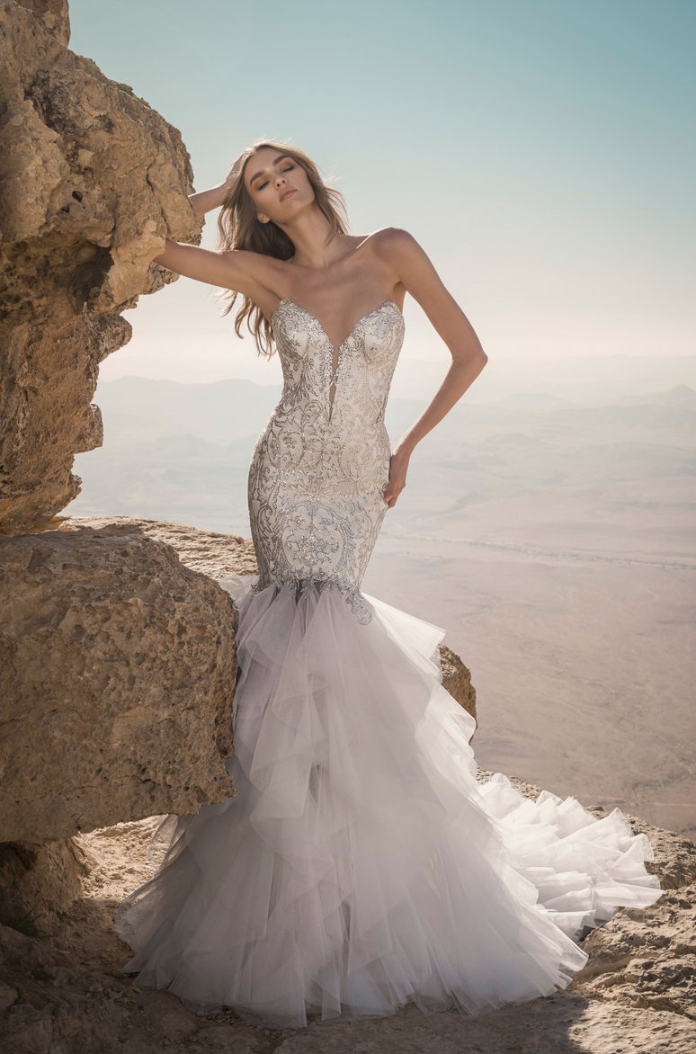 pninatornai's tweet photo. Your wedding day is your time to shine ✨
Gown: 2021 #LOVEbyPninaTornai #Style14844
Available @KleinfeldBridal
Trunk Show 4/22 - 5/2: https://t.co/zlx8uZeLPi
Photo: Dvir Kahlon
Makeup: Ortal Elimeleh
Hair: Benjamin Ruimi https://t.co/OhgGxApFTV
