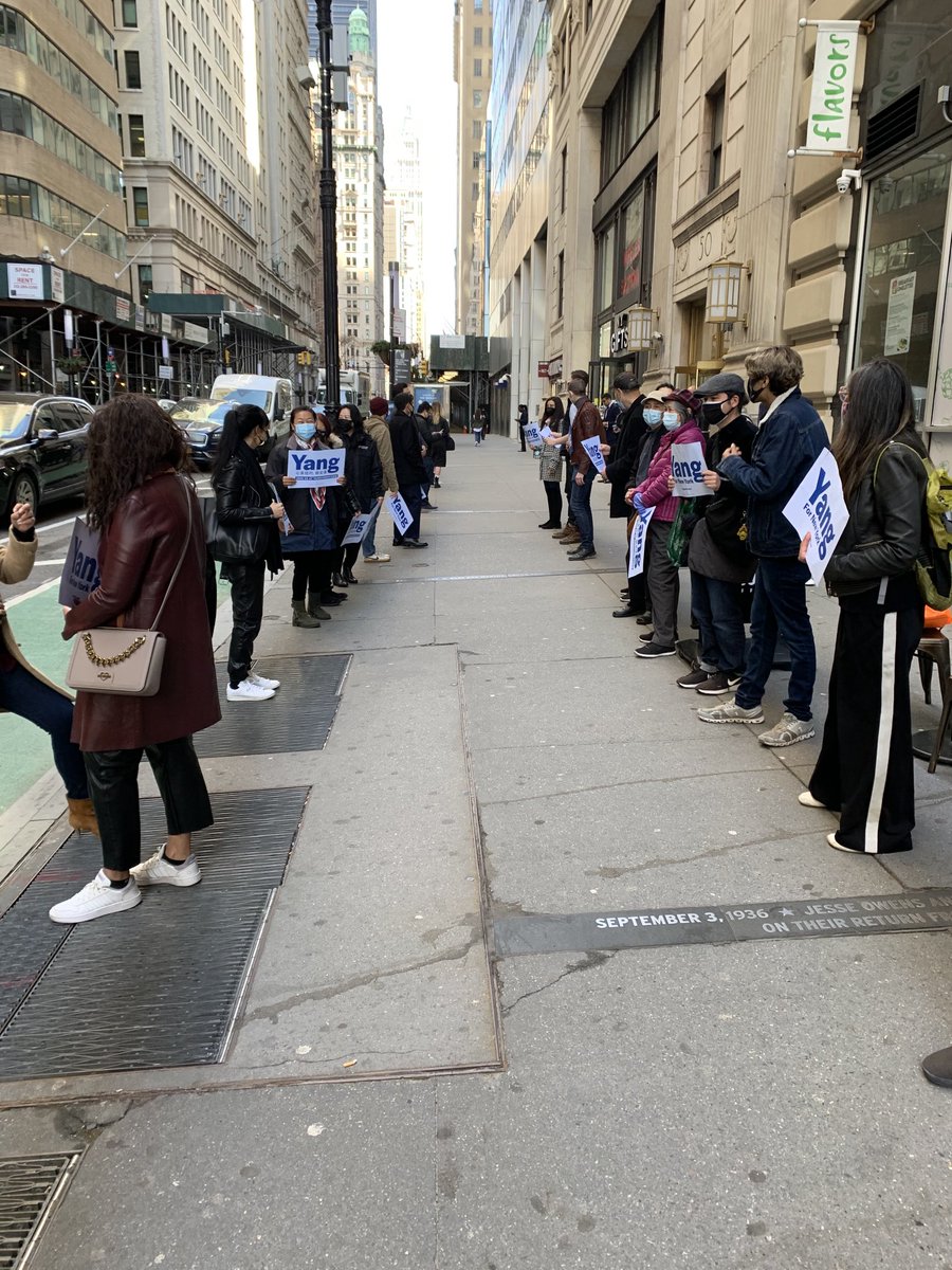 joeanuta's tweet photo. A gauntlet of @AndrewYang supporters awaits their candidate outside the Board of Elections. #OverheardInTheGauntlet: “We should have brought a red carpet!” https://t.co/Mi1HtlEnSL
