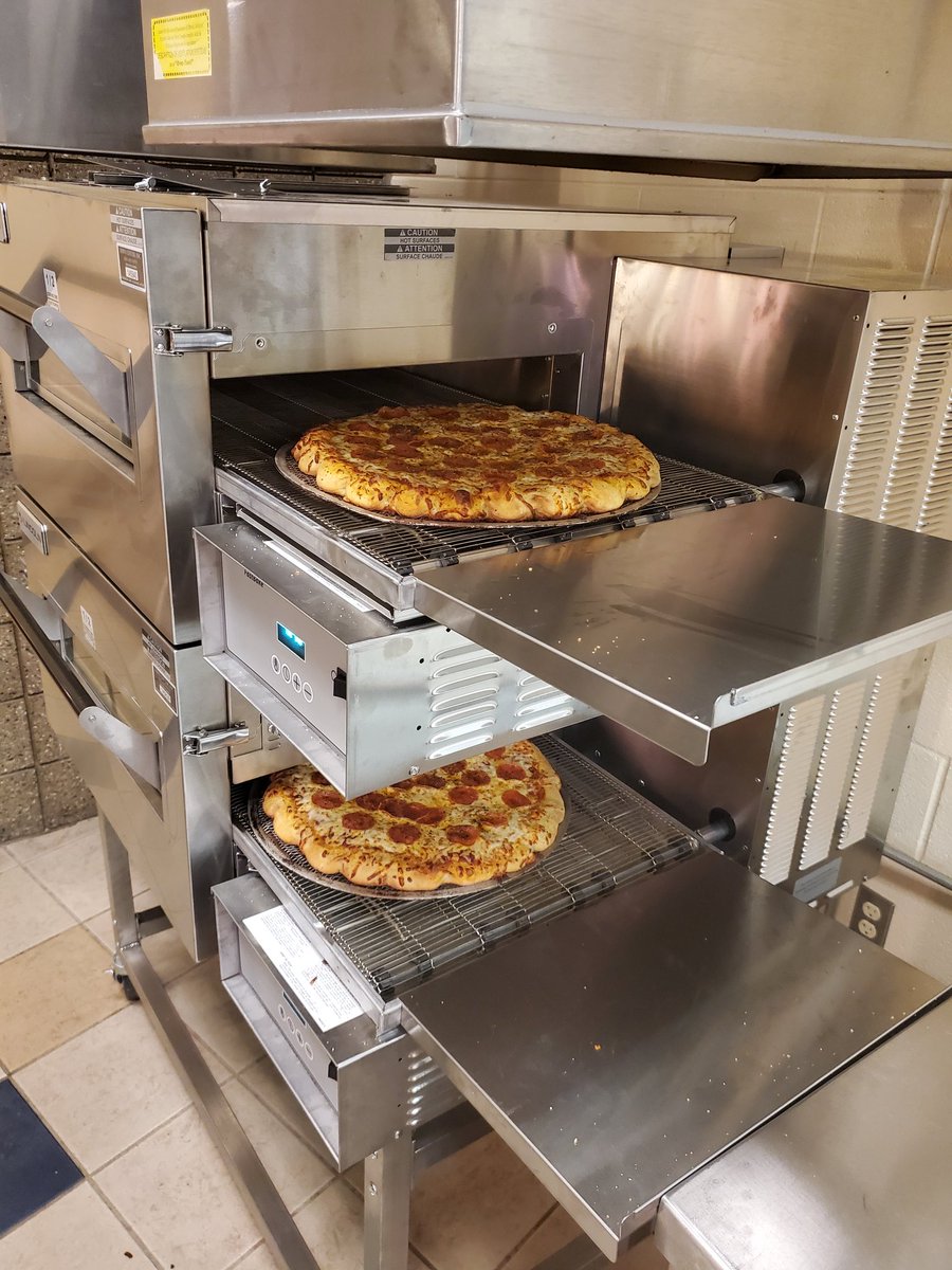 ZPSFoodService's tweet photo. Zeeland West High School received their new pizza oven yesterday!  School pizza never looked so good!  #nomoresquarepizza https://t.co/3Cwteu08FN