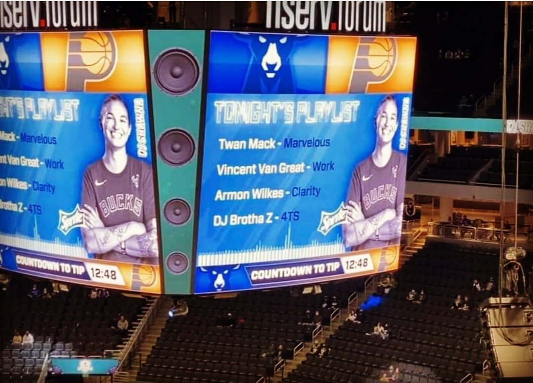 Vincent_VanGr8's tweet photo. S/o and big thank you to @DJShawna and the @Bucks for bumping some Van Great at last nights game!! 💚🦌🖖🏽🙏🏽 https://t.co/7bWaZhSo44
