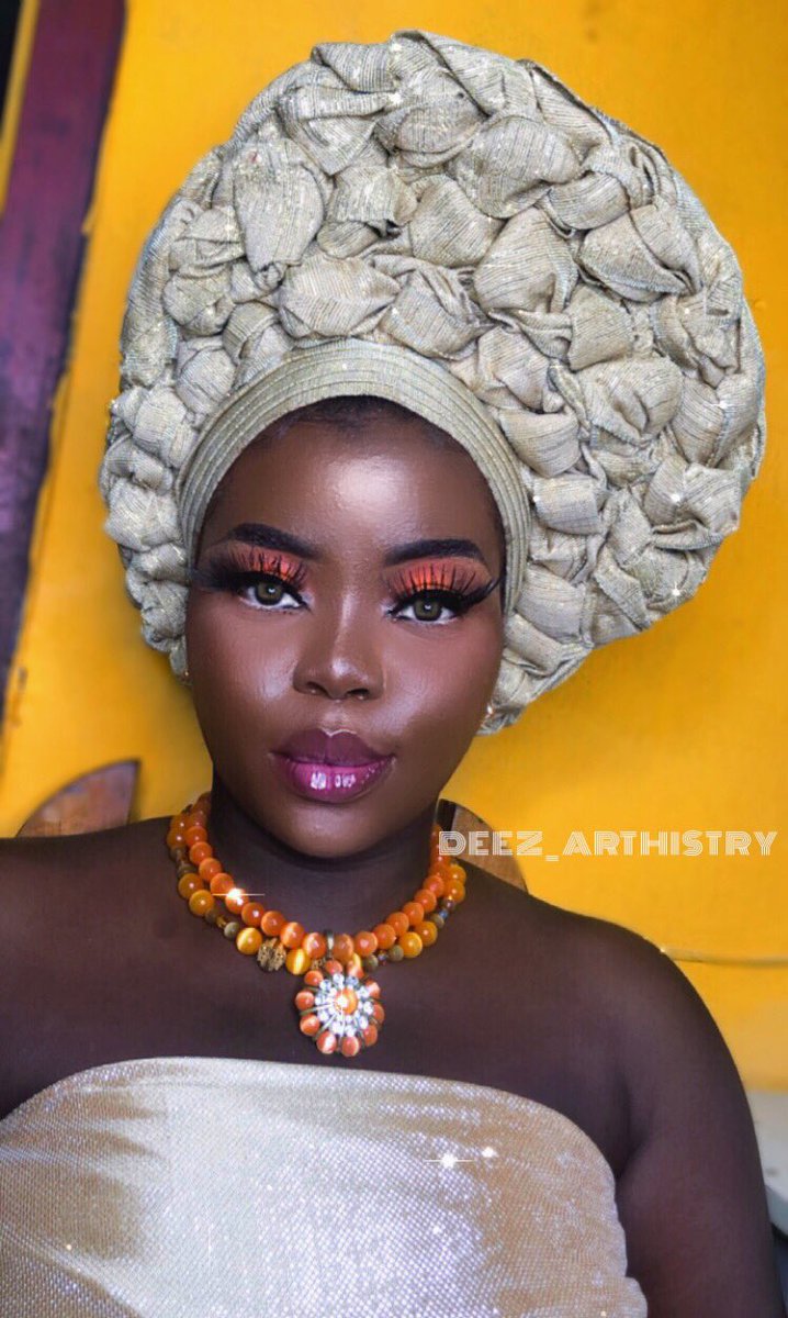 DeezArthistry's tweet photo. GBEMI SORI BI GELE🎶
[Carry me on your head like gele]

Why don’t you let your makeup do the talking😍😍😍

Makeup by @DeezArthistry 

https://t.co/etcPJC5kxc https://t.co/cQZ87geJxp
