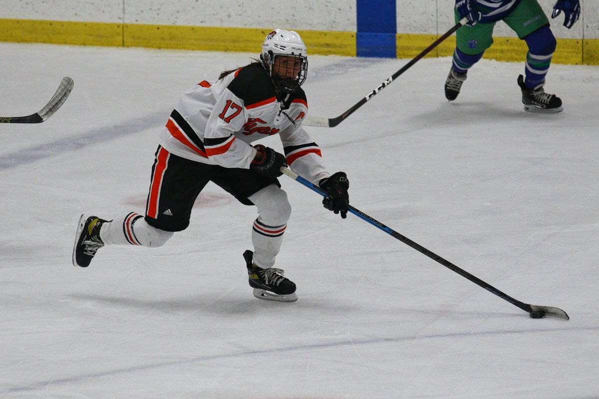 Congrats to <a href="/brennafuhrman17/">Brenna Fuhrman</a> on being one of the 10 finalists for the Ms. Hockey Award! Well earned Brenna! <a href="/FHSghockey_/">FHS Girls Hockey</a>