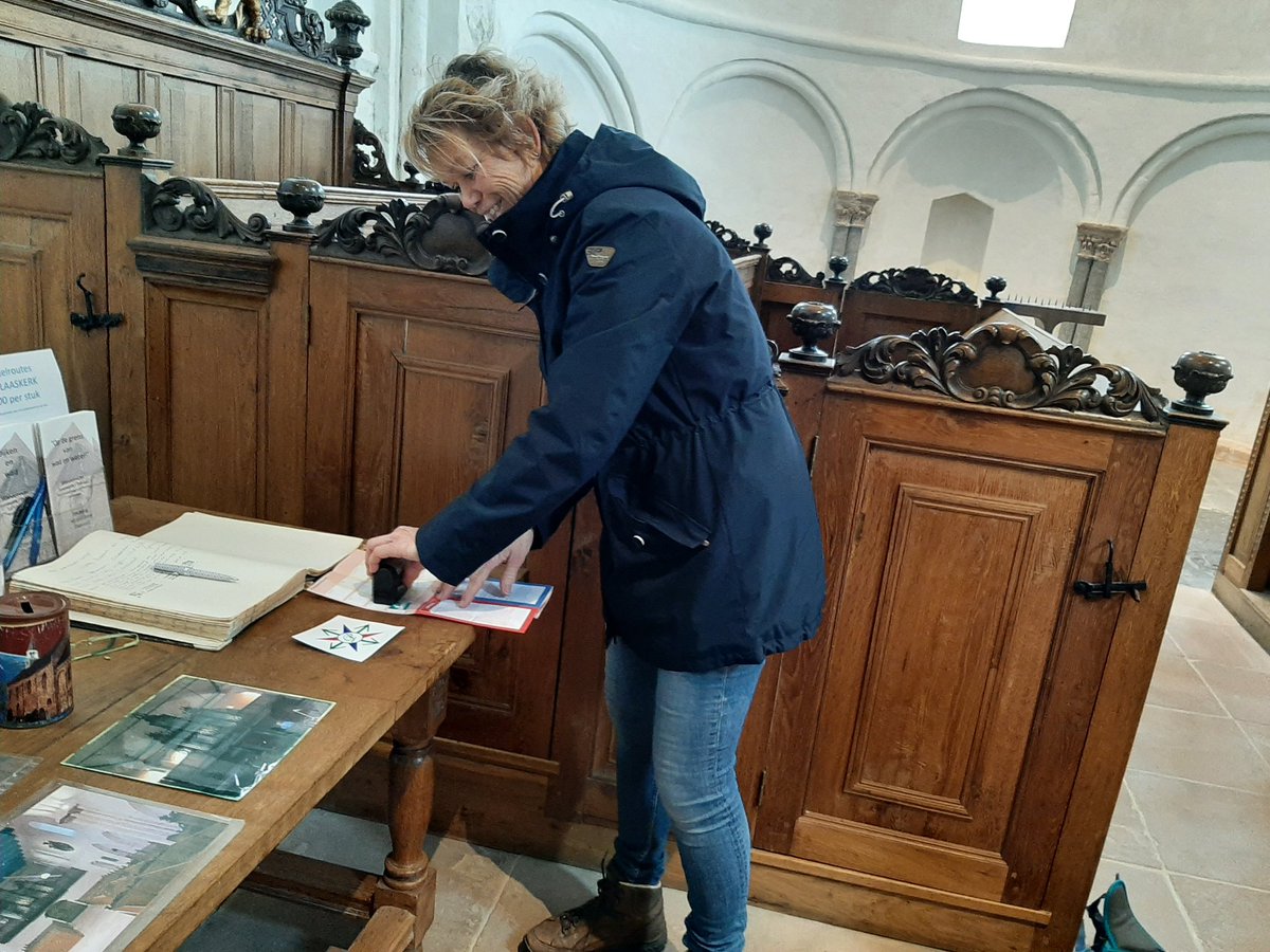 nicolaaskerk's tweet photo. Vandaag bezochten de 'voorlopers' van het #Pronkjewailpad oost de #nicolaaskerk in #oldenzijl en zetten het eerste stempel. Aansluitend bezochten ze het naastgelegen gezinshuis #ikenzorg -samen met de kerk een #stempelpost- met #rustpunt en bijzondere 'pronkjewail'. https://t.co/qBuov5U8FG