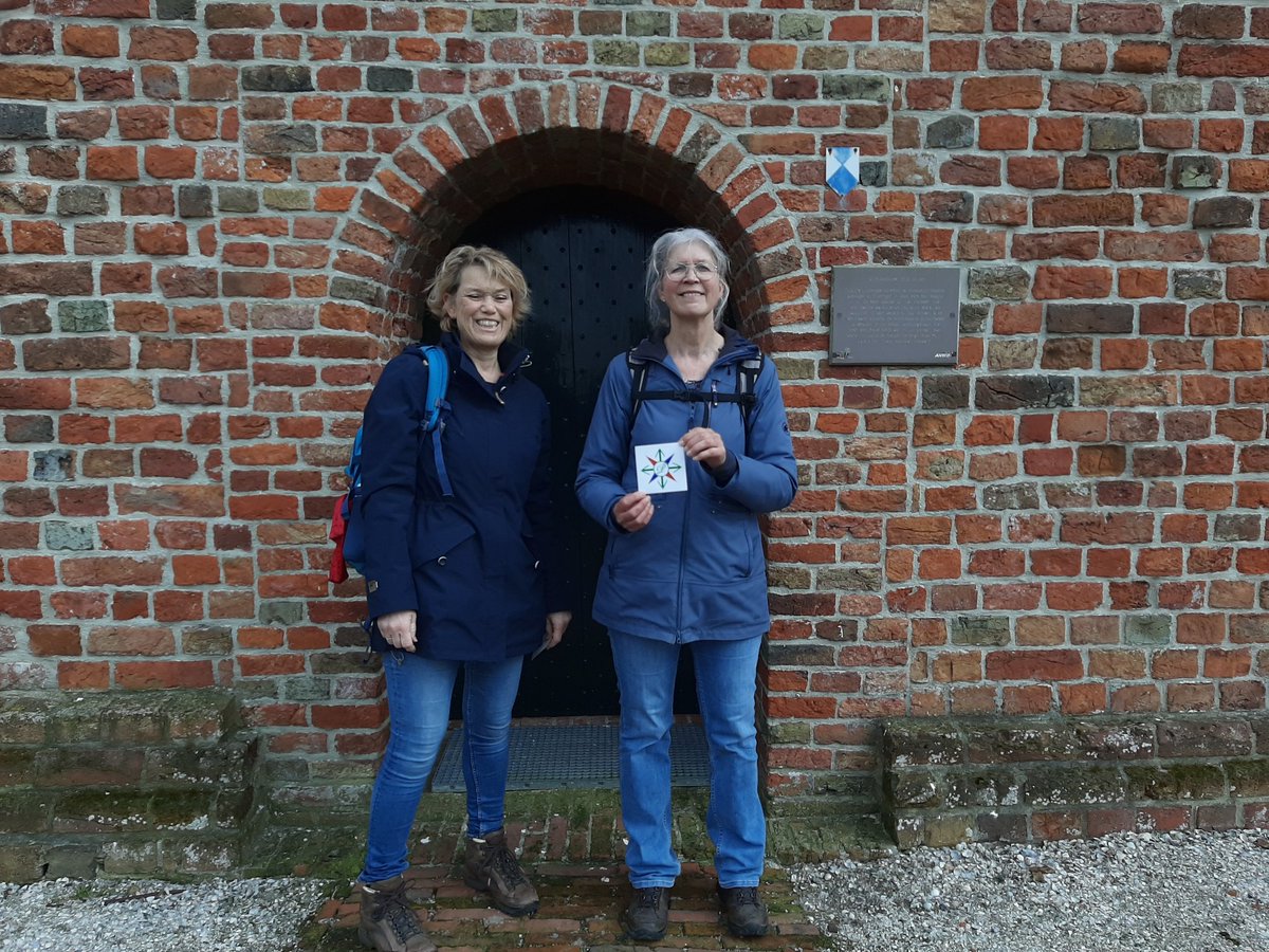 nicolaaskerk's tweet photo. Vandaag bezochten de 'voorlopers' van het #Pronkjewailpad oost de #nicolaaskerk in #oldenzijl en zetten het eerste stempel. Aansluitend bezochten ze het naastgelegen gezinshuis #ikenzorg -samen met de kerk een #stempelpost- met #rustpunt en bijzondere 'pronkjewail'. https://t.co/qBuov5U8FG