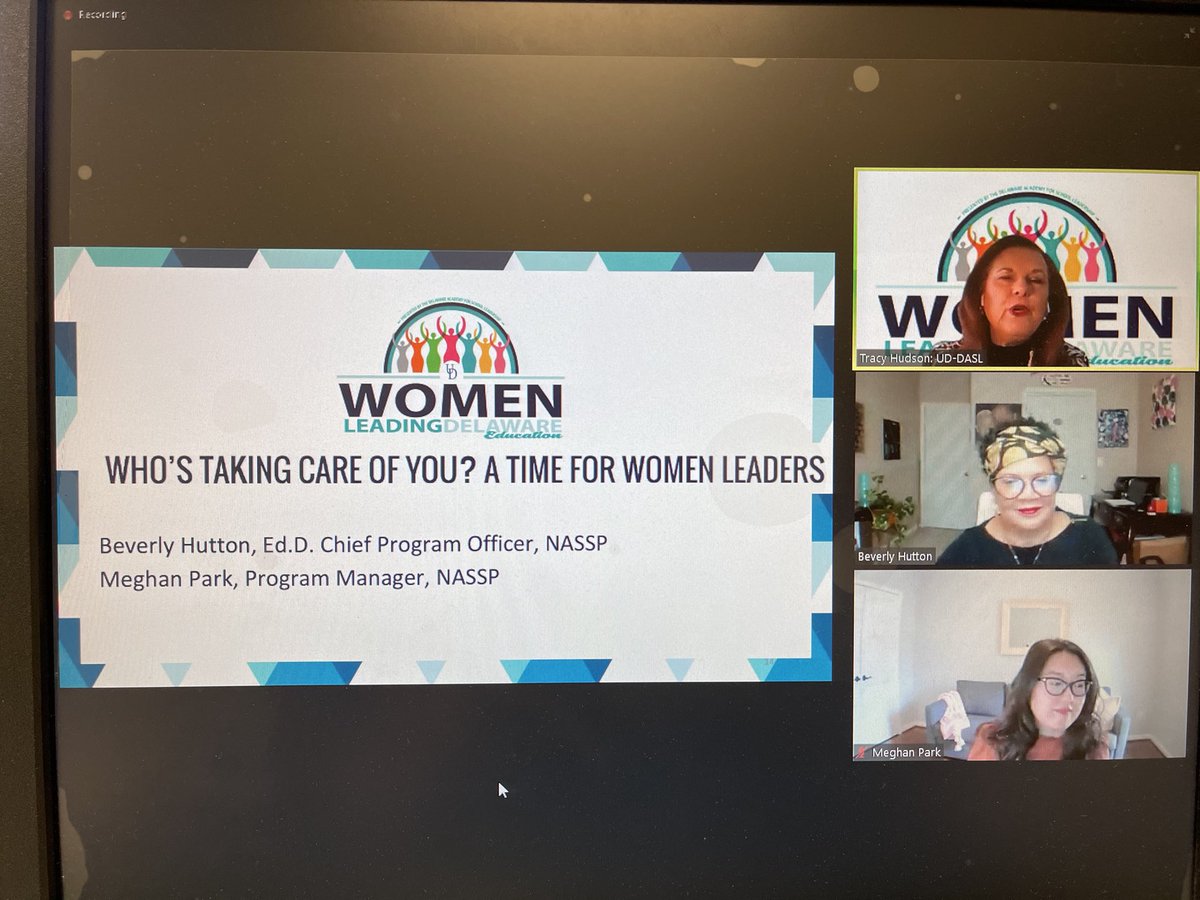 Empowering Women Empower Women! This conference is amazing! #womenleadDE