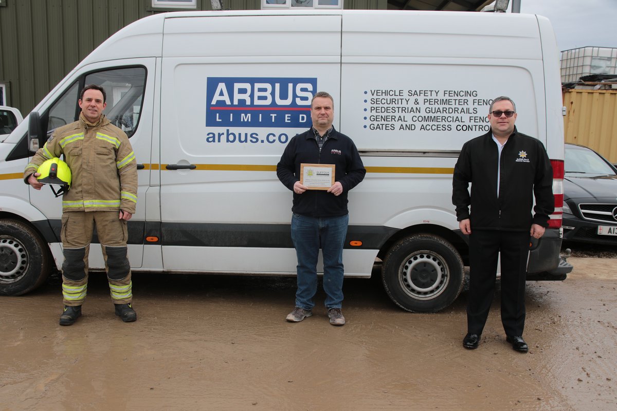 ArbusLimited's tweet photo. Arbus are delighted to receive an Employer Recognition Award, presented by Martyn Hazelwood of the Suffolk Fire and Rescue Service.

Read the full story here https://t.co/vlgLjMjOGv

#congratulations #employerrecognitionaward #community #suffolkfireandrescue #communityservice https://t.co/3wBtGvhfHV