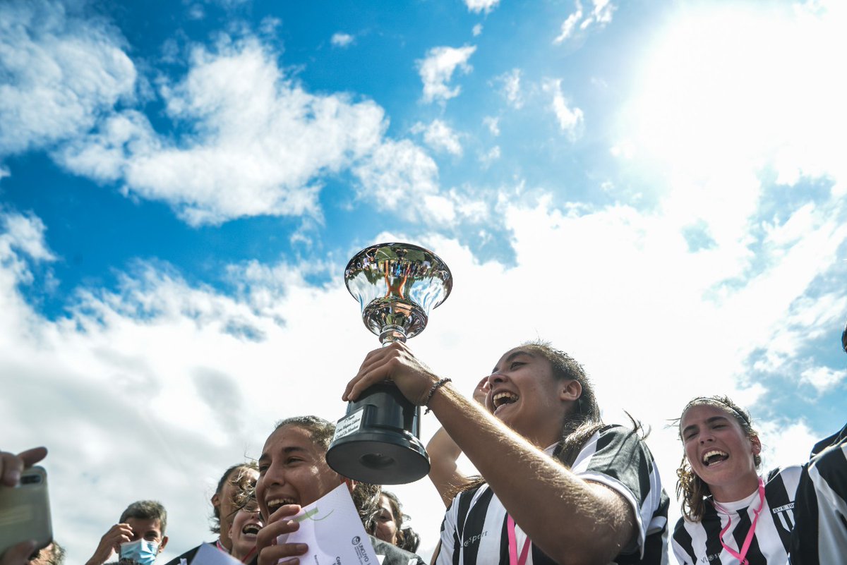 UNCUYO's tweet photo. #TORNEO ⚽🏆
El equipo de Fútbol Femenino de la UNCUYO participó del torneo “Copa Mujeres Líderes”, un certamen que organizaron la Universidad y la Municipalidad de la Ciudad de Mendoza. https://t.co/wd9pBoMxEy