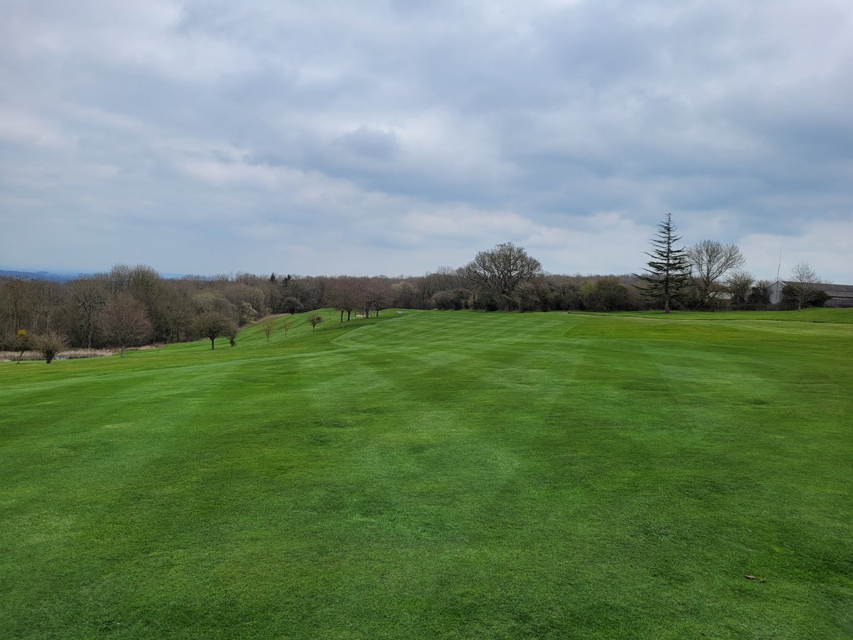 hakey261's tweet photo. Living the dream @Tauntongolf getting the fairways ready https://t.co/69WZ0RhZbF