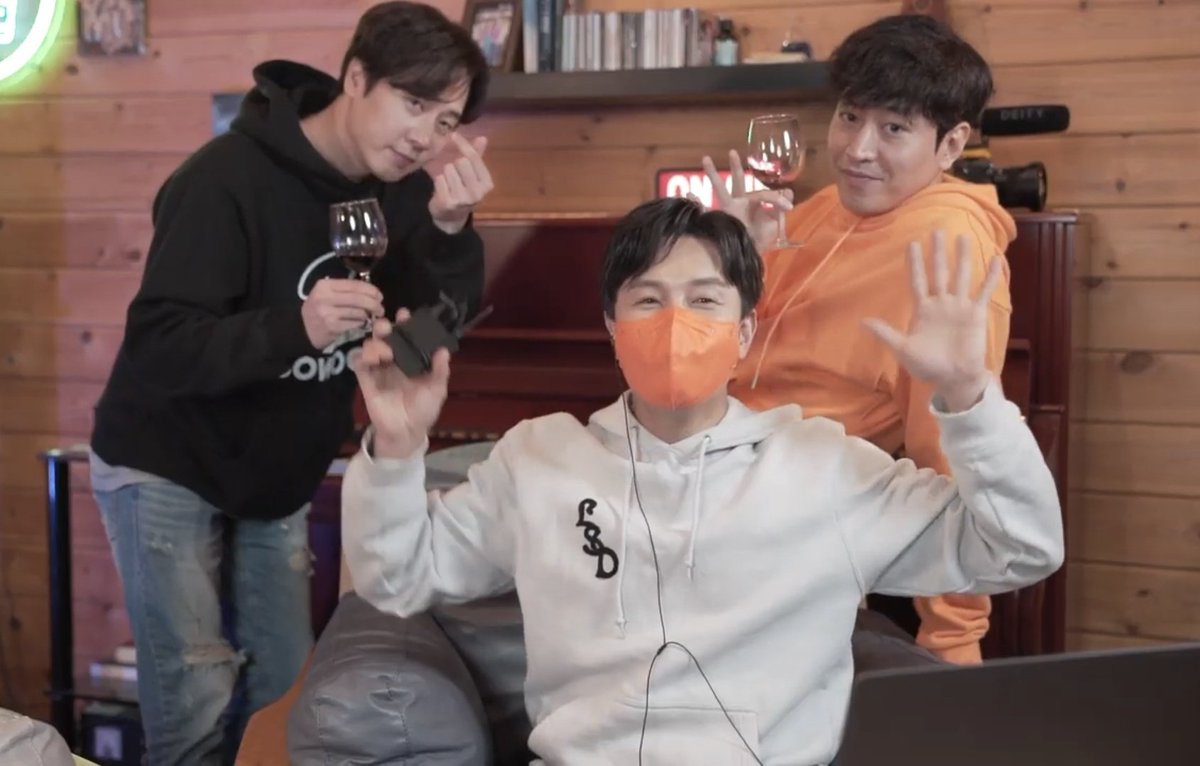 malpabo's tweet photo. Bye~~
#23년째_신화는_꺾이지_않아
#신화데뷔23주년 https://t.co/qyP1ADPX7I