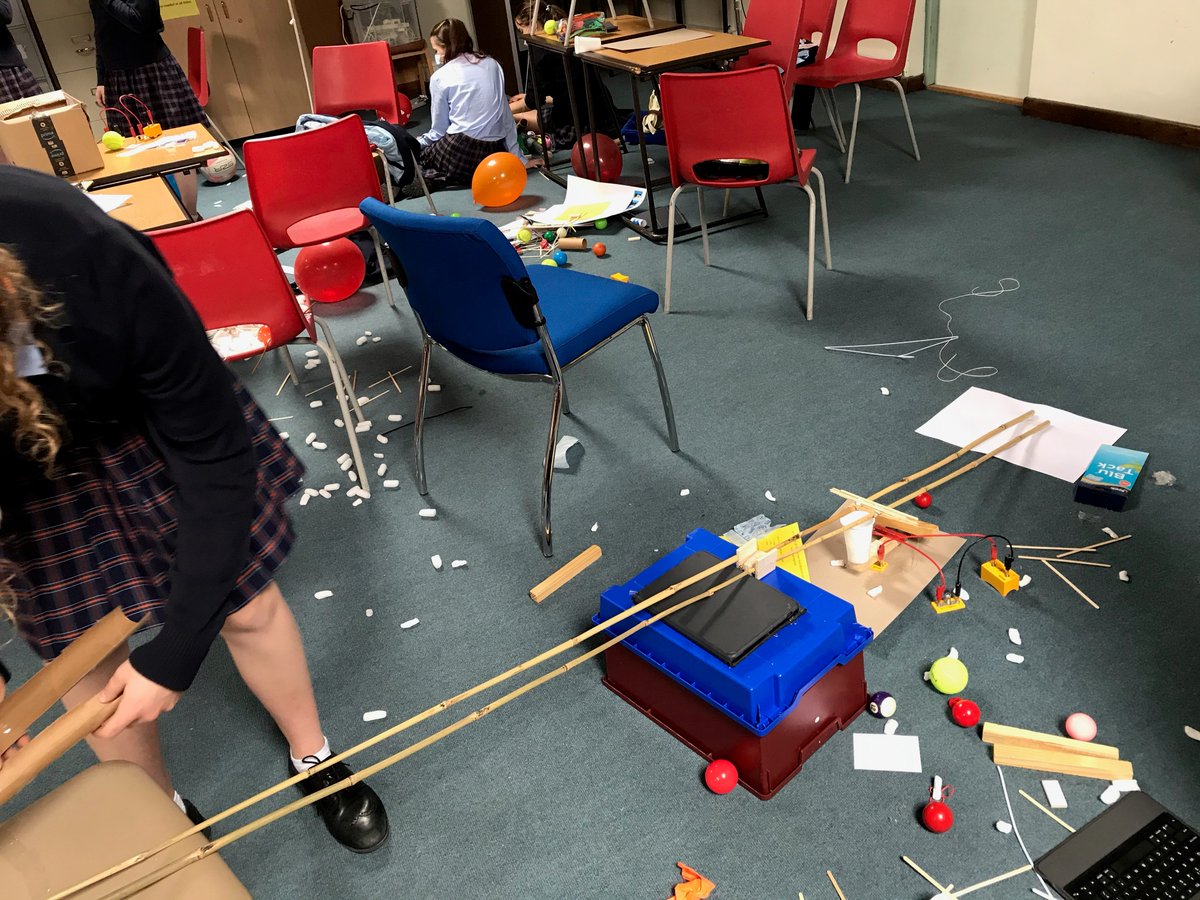 StSwithunsGirls's tweet photo. Our #StSwithunsL5 scientists have been making a Rube Goldberg machine today. #StSwithunsScience #StSwithunsPhysics #StSwithunsItsWhoWeAre https://t.co/dHn4d2ZztD