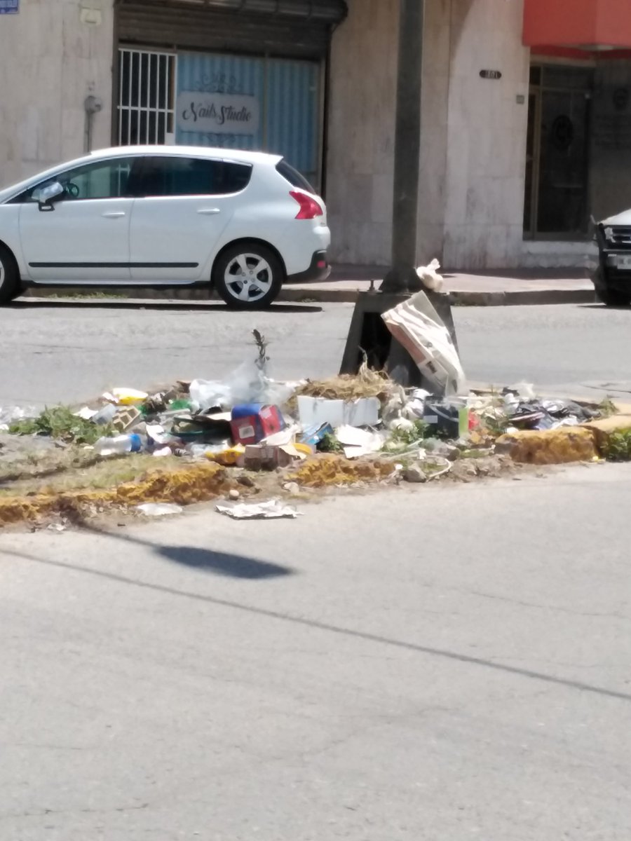 UpcopL's tweet photo. @thaisbabyboom @alfredo81072805 @alfredoplz @MD_H0_DrAaronFC @PRI_Nacional @AccionNacional Esta es la otra cara de San Luis Potosí. Algunas imágenes son de un municipio conurbado. Hay muchísimas calles en gps que no existen como tales. Le pregunto al @PRI_Nacional y @AccionNacional si ESTO ES DE LO QUE PRESUMEN Y SI ESTO ES SABER GOBERNAR? https://t.co/DDA3LROQ4n