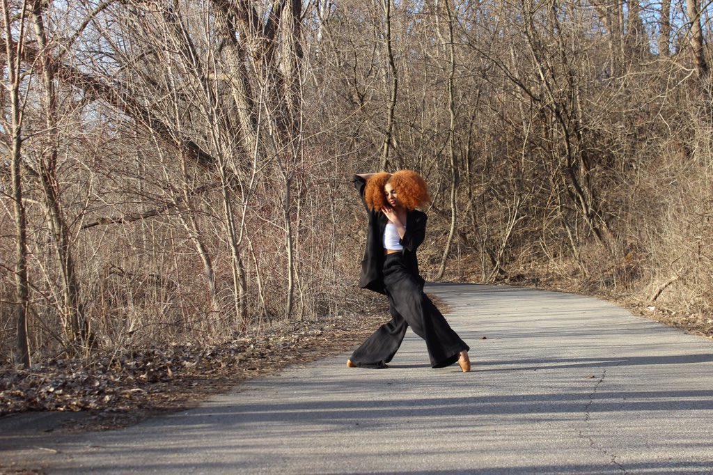 Pushinteriors's tweet photo. @breakfasttv Toronto, ON
Esther Lorrie Park 🧡✨
( Brianna Quattrociocchi ) in Photo 

My daughter recently enjoying a little outdoor ballet on the beautiful trails of one of fave Toronto parks.🧡✨
#mycanada #beautifulcanada https://t.co/nm9wPAAIlM