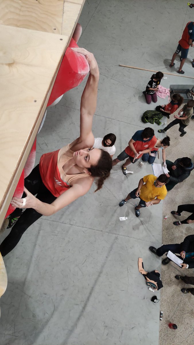 FEEC_cat's tweet photo. Hem entrevistat a l'Aida Torres, escaladora de la Selecció catalana i del #CTEEC 🧗‍♀️💪

“Aconseguir una posició a les olimpíades de París 2024 és un repte que tinc” 🏅

No et perdis l'entrevista!

➕INFO➡️https://t.co/P3fsDeqEwO https://t.co/TqQ6AWvNgV