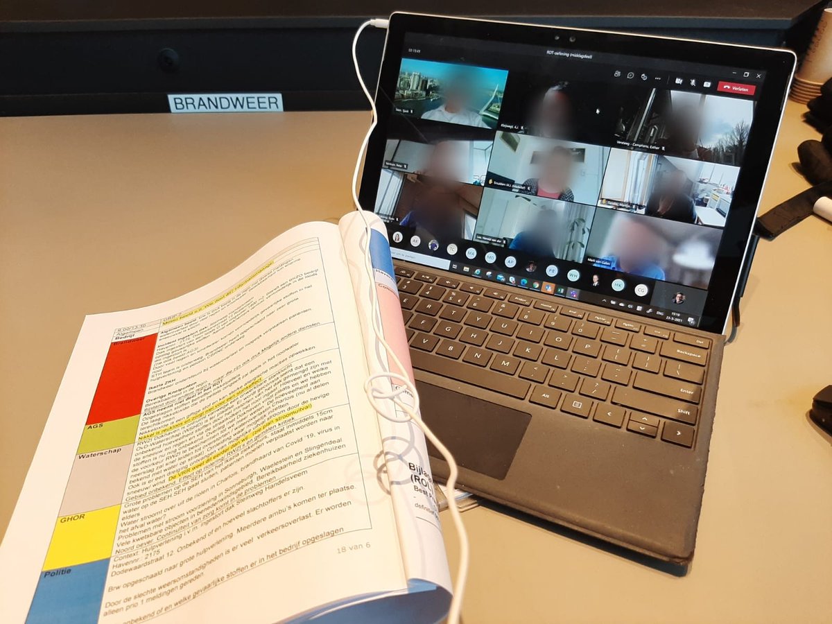 Vandaag oefenen we voor het eerst een GRIP 2 oefening virtueel via Teams. Doelgroep is het ROT en delen van de actiecentra van: VRR (crisisbeheersing, brandweer, GHOR, communicatie), bevolkingszorg, havenbedrijf, waterschappen, politie en DCMR. <a href="/CB_VRR/">Crisisbeheersing VRR</a> <a href="/Vr_RR/">Veiligheidsregio Rotterdam-Rijnmond</a> <a href="/vakbekwaam_VRR/">Vakbekwaamheid VRR</a>
