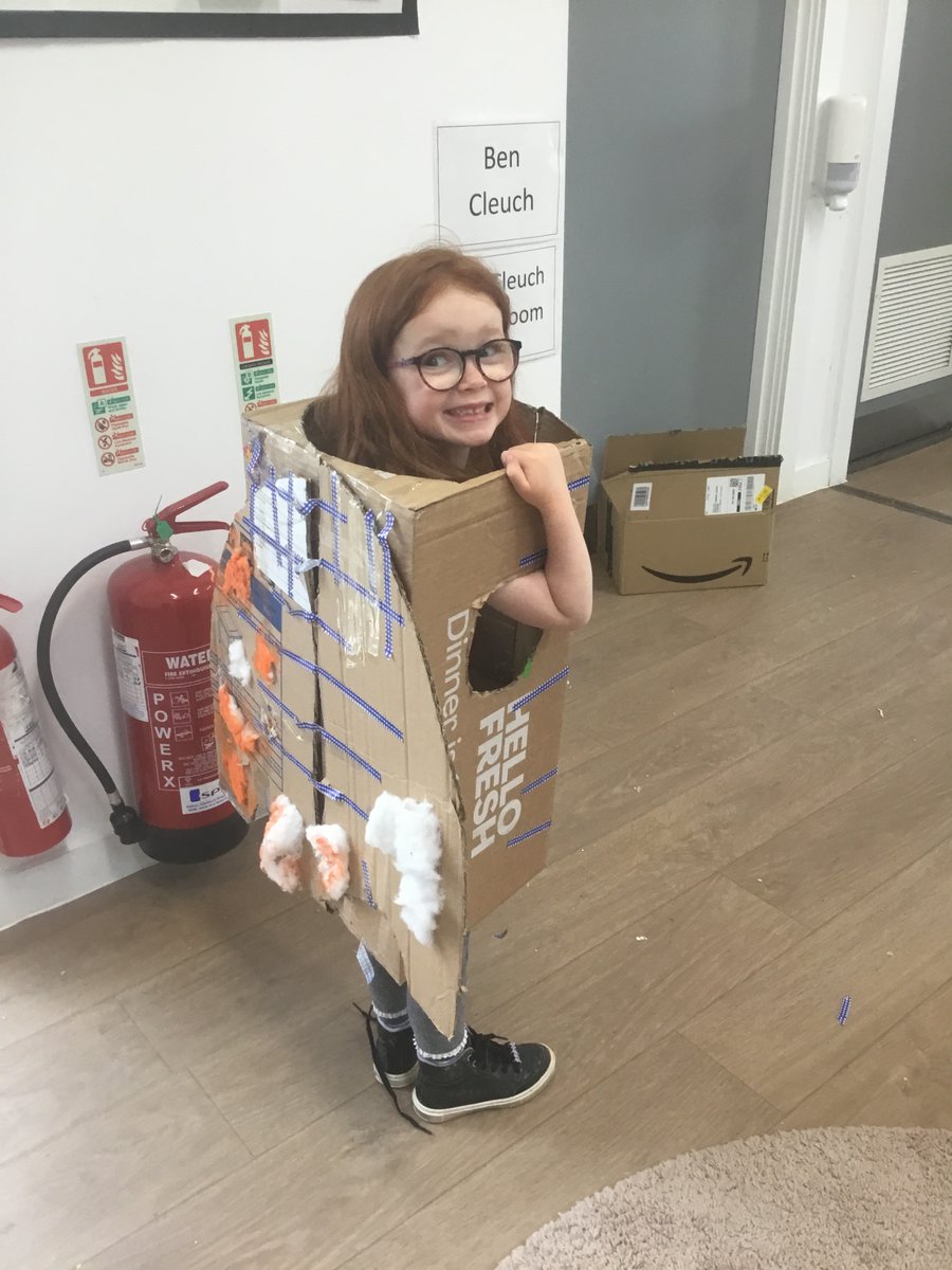 MenstrieELC's tweet photo. M wanted to construct a rocket with junk modelling. She drew a design of what she wanted her rocket ship to look like then selected the materials she needed to create her design and bring it to life! Wonder where M's rocket ship will travel to first? https://t.co/zCSHwwyz7W