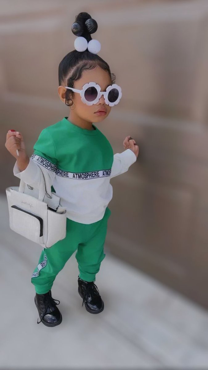 topplinekids's tweet photo. 📸Top Model herself AMERIE always shows up with a mission: S L A Y!😍😍😍 Shop the Atmosphere Set NOW!
#styleinspiration #topplinekids #bossmom #fashionmoms #fashionkids #babyfashion #toddlerfashion #toddlerstyle #babyaccessories #kidsaccessories #topplinefamily https://t.co/422AfD7KTI