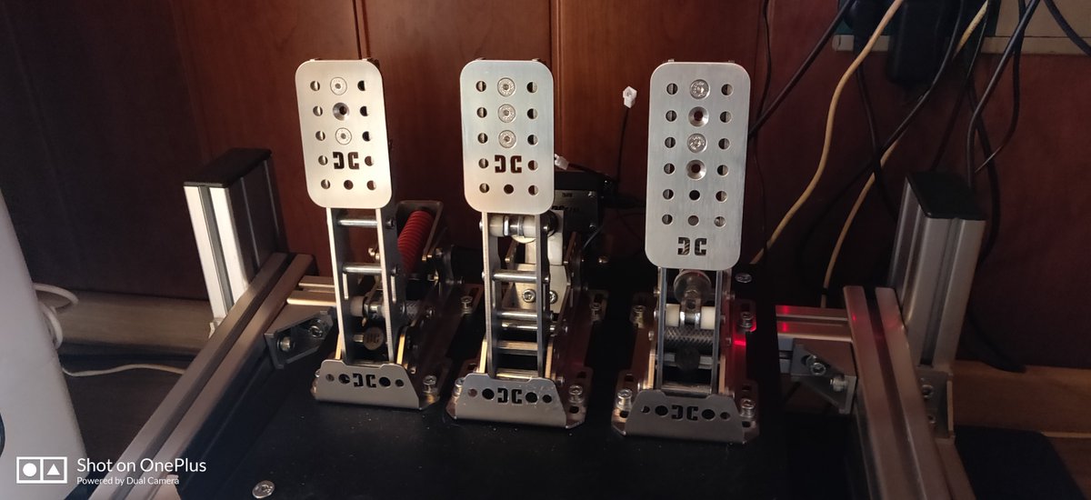 Increíbles mis pedales <a href="/dcsimracing/">Dcsimracing</a>. Después de unos meses, puedo decir que ha sido la mejor elección. Además de un producto de la mejor calidad, un servicio de atención como no he visto nunca, siempre dispuestos a ayudarte. Realmente 100% recomendables en todos los sentidos