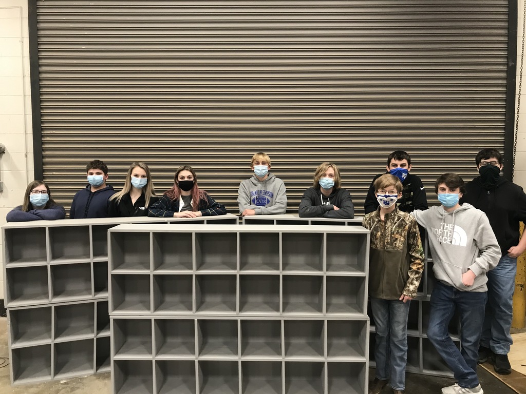 franklinsimpson's tweet photo. FSHS students in Mr. Evans' class supporting Simpson Elem by building new cubbies! #1FS https://t.co/9QS0USyeAO