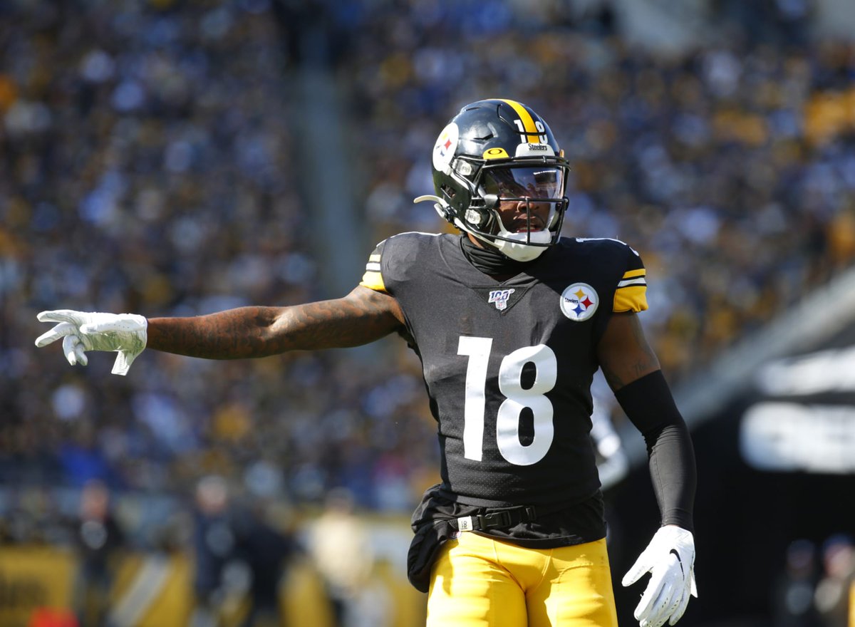 FantasyLandTV's tweet photo. New video alert!  This week we are looking at fantasy football, everyone's favorite.  Click the link to watch our video about 3 sleeper players next year! https://t.co/urfTEbyA5V https://t.co/tfO1EfPU2R