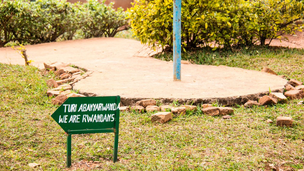 What a powerful and unifying message found on the school ground of Jali Primary. ❤️🤝
#unify #rwanda #school #united #kwibuka27 https://t.co/FIz0Q2lZfo