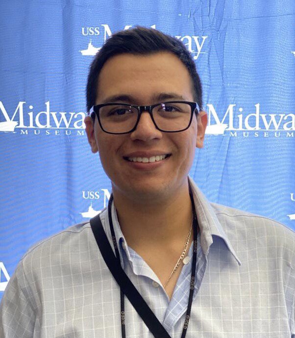 BiophotTeam's tweet photo. Super congrats to Armando Urbina who has been awarded an @NSFGRFP!!! He is already making a huge impact @USCViterbi - starting the GradAMP program to mentor other #firstgen students w/ their #phdapps!
#rolemodels @USCWiSE @USC_Viterbi_CED @USCGradSchool @USCMork https://t.co/XmdTiM0uCA