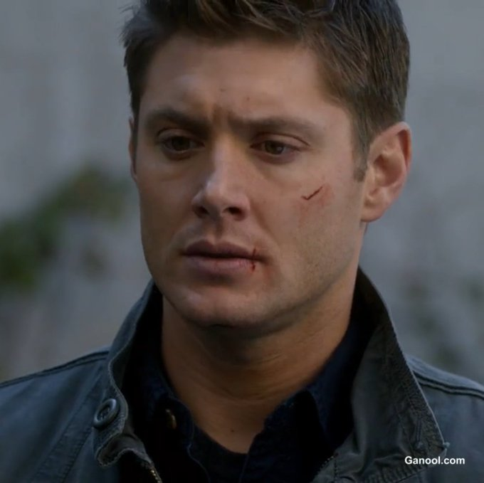CasIsLoved's tweet photo. if dean not bi then why dean.exe stopped working when cas undressed #deanisbi https://t.co/Ie3LuGeYSW
