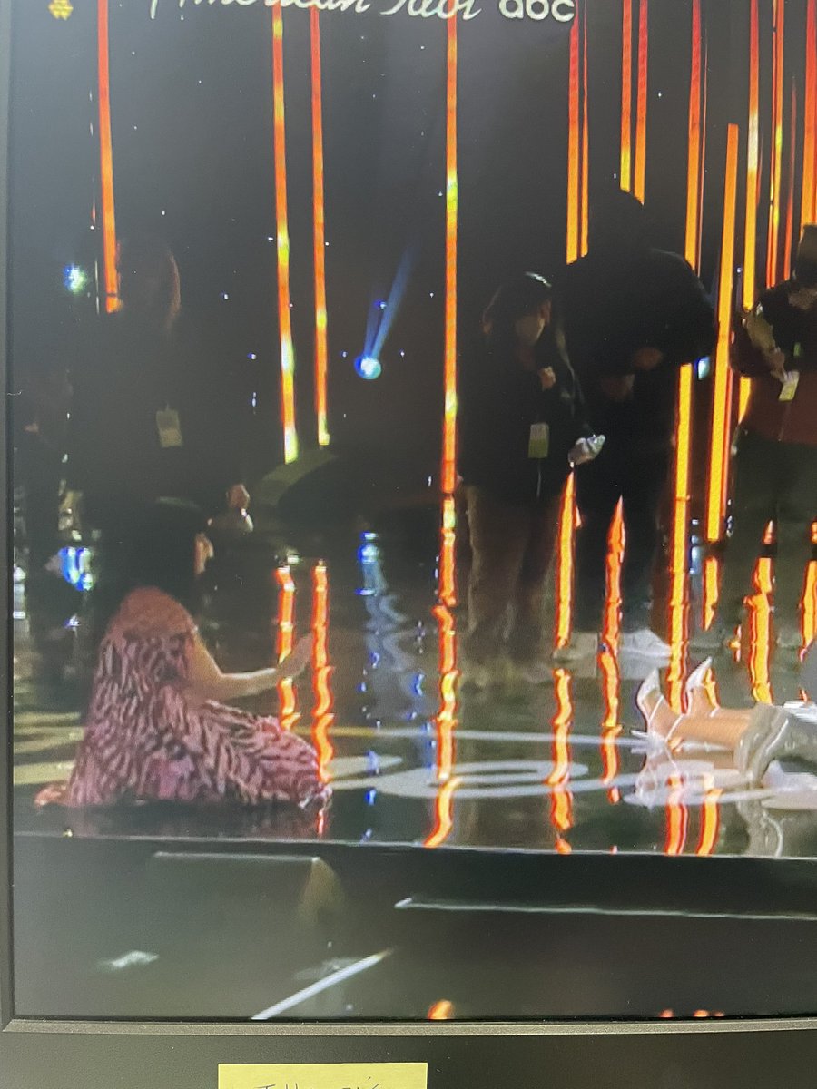 marla8's tweet photo. @katyperry I saw you praying for that sweet girl! 🙌🏼❤️👊🏼 https://t.co/uP0G8O8G4M