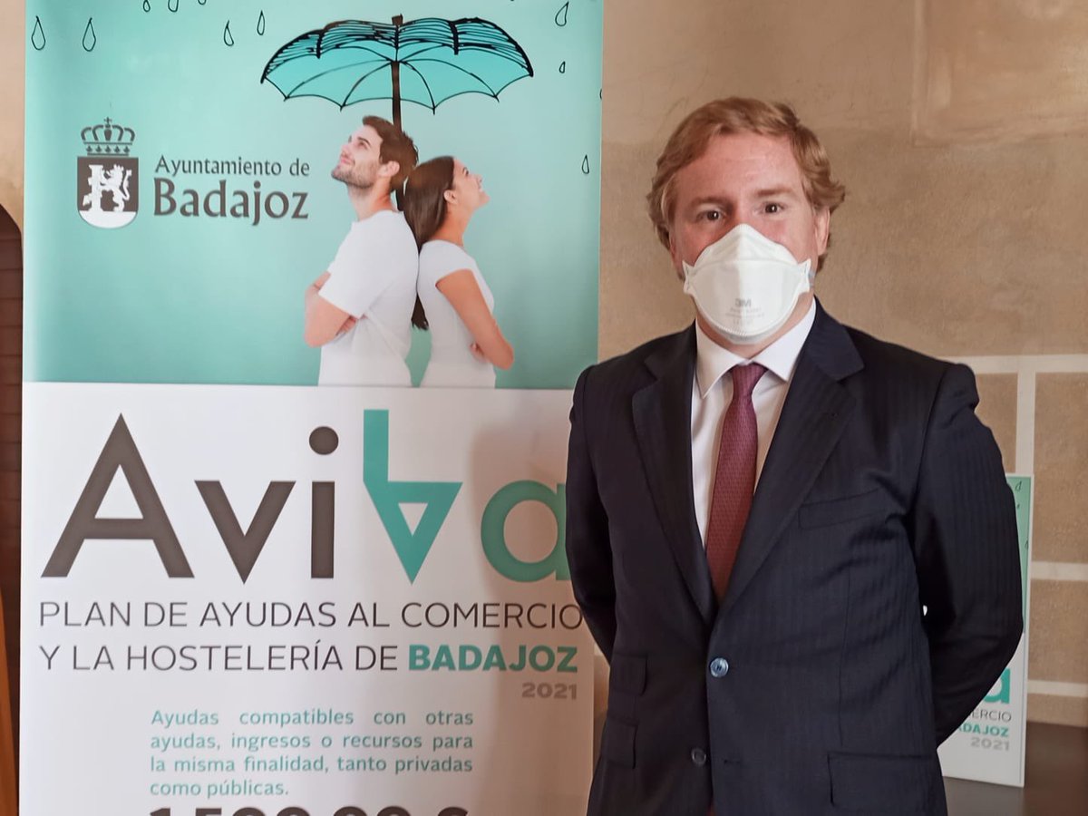 CsBadajoz's tweet photo. ‼️ Lanzamos Plan #AVIBA, 1 millón y medio € en ayudas directas para #comercio y #hostelería.
✅ Nuestro concejal de Comercio, @BarreraGragera, participa en la presentación de iniciativa para apoyar a los sectores que se vieron obligados a cerrar por la pandemia. #PolíticaÚtil https://t.co/d0cKjRVh42