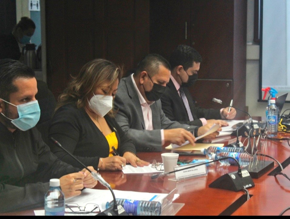 SoniaLopezGANA's tweet photo. Presente en Comisión de Seguridad Pública y Combate a la Narcoactividad, donde se recibe informe del Director de Medicina Legal de la cantidad de homicidios por día que corresponde  del 8 al 14 de Marzo del presente año https://t.co/GEhHEuceyd