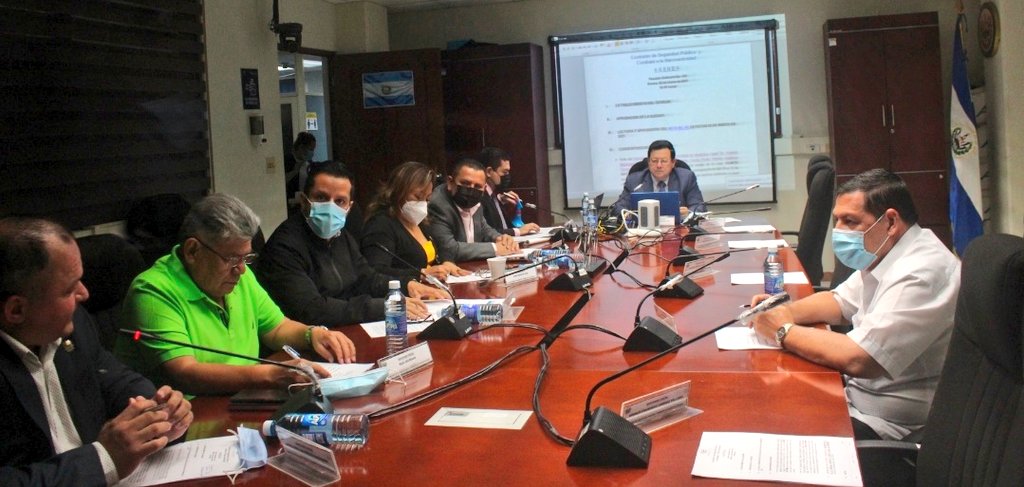 SoniaLopezGANA's tweet photo. Presente en Comisión de Seguridad Pública y Combate a la Narcoactividad, donde se recibe informe del Director de Medicina Legal de la cantidad de homicidios por día que corresponde  del 8 al 14 de Marzo del presente año https://t.co/GEhHEuceyd