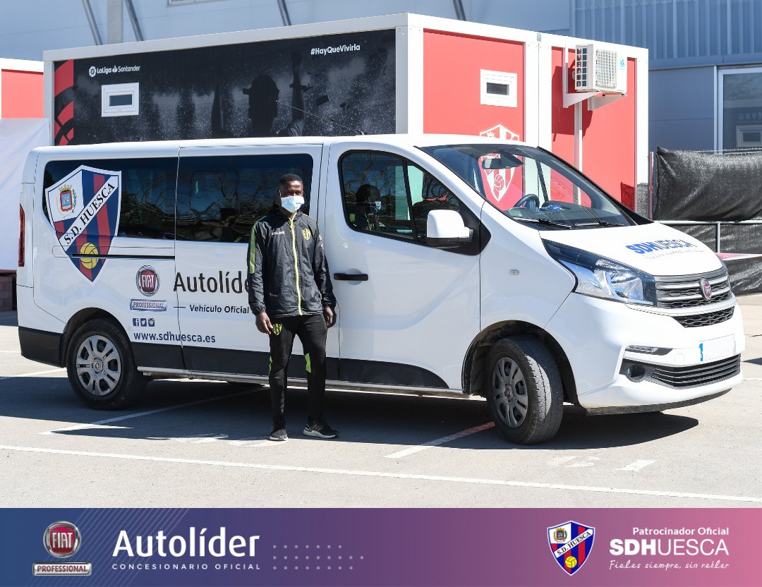 AutoliderHuesca's tweet photo. Autolíder y la @SDHuesca , 15 años juntos!! 🔵🔴

Y esta es una parte de nuestra colaboración, aportar las mejores soluciones de movilidad al club con la cesión de vehículos comerciales @FiatPro_es que conducen habitualmente David e Ibra. #SoisMuyPRO https://t.co/bBOk70WCON