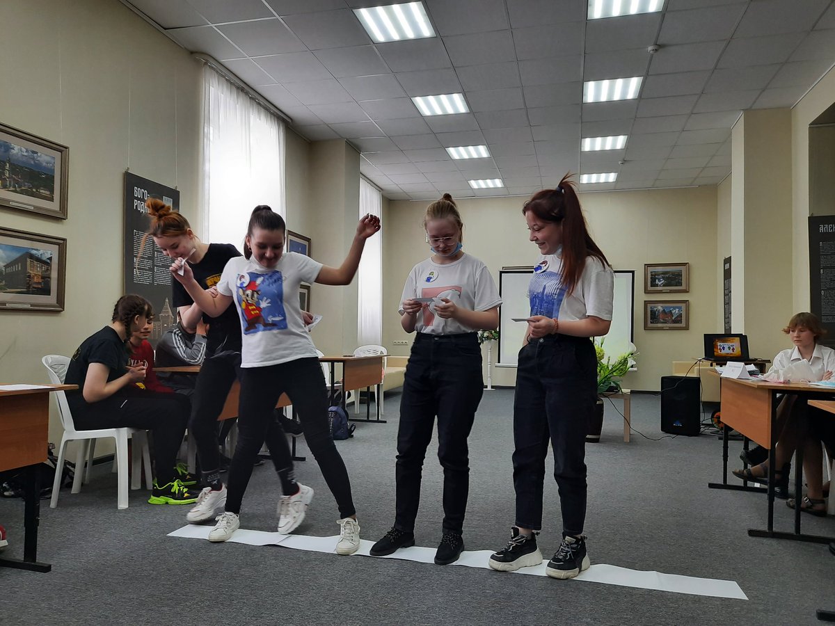 23 марта 2021 года в Плавском районе прошел муниципальный конкурс "Самый здоровый класс - 2021", организаторами которого стали комитет образования АМО Плавский район и центр "Доверие". Кубок победителей увезли подростки из Центра образования N3. Призерами стали ЦОN1 и М-Дв.школа.
