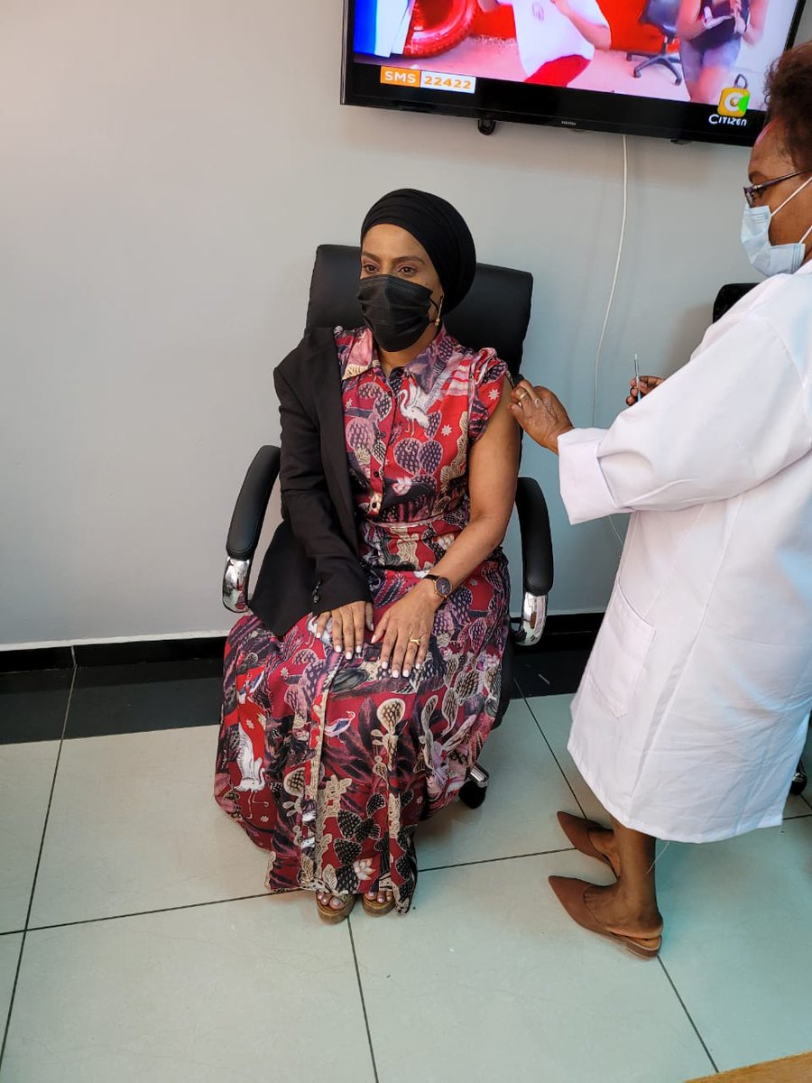 Ahalake's tweet photo. Today, I took the Covid-19 Vaccine.

I urge Kenyans to get the vaccine as a precautionary measure despite uncertainties about its efficacy because 3rd wave is lethal. #Observesocialdistance #Wearmask #Sanitize. https://t.co/ThJU7Mjpcn