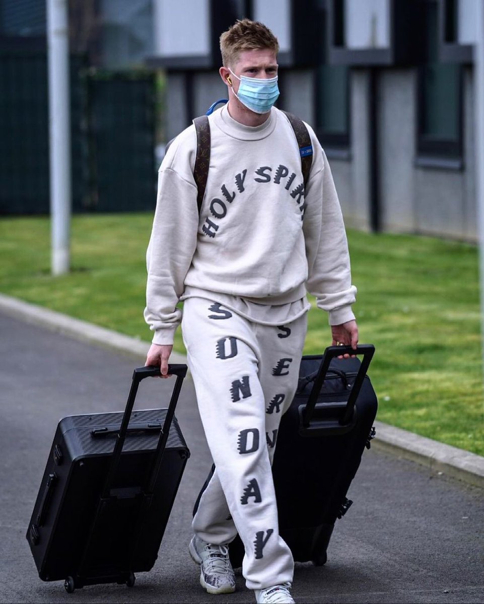 sofihane_'s tweet photo. 20 - Bonus ?

Vous voulez un bonus thread Belge/Hollandais ?

1️⃣Follow @ASFoot_ + @L_interiste_
2️⃣RT le tweet et cite ou commente avec le #ThreadEDF https://t.co/r37bVsY67s