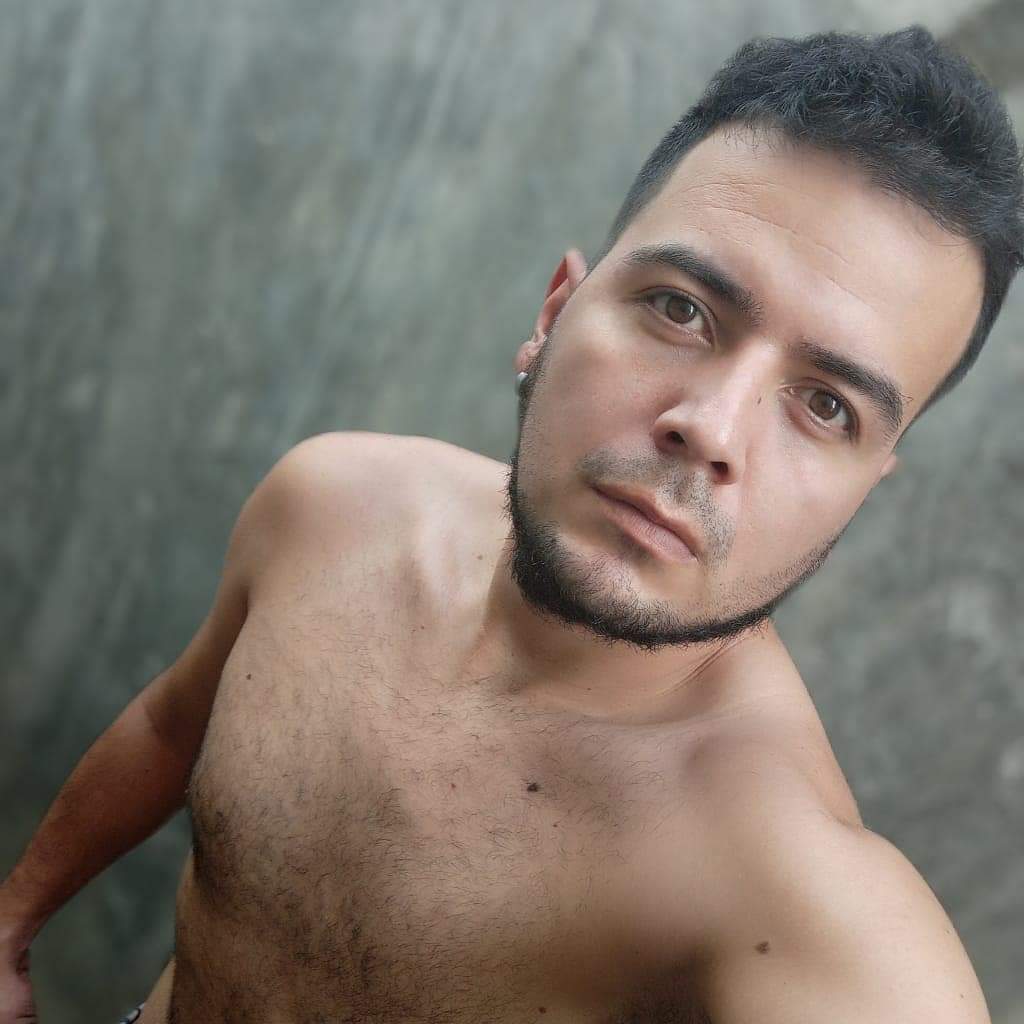 packheterosr's tweet photo. Cuantos RT para ver la verga de este cabron https://t.co/eYcSEWz3qU